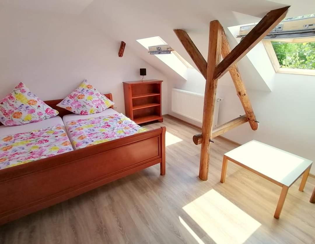 Casa Bunicii Ξενοδοχείο Sasca Montană Εξωτερικό φωτογραφία