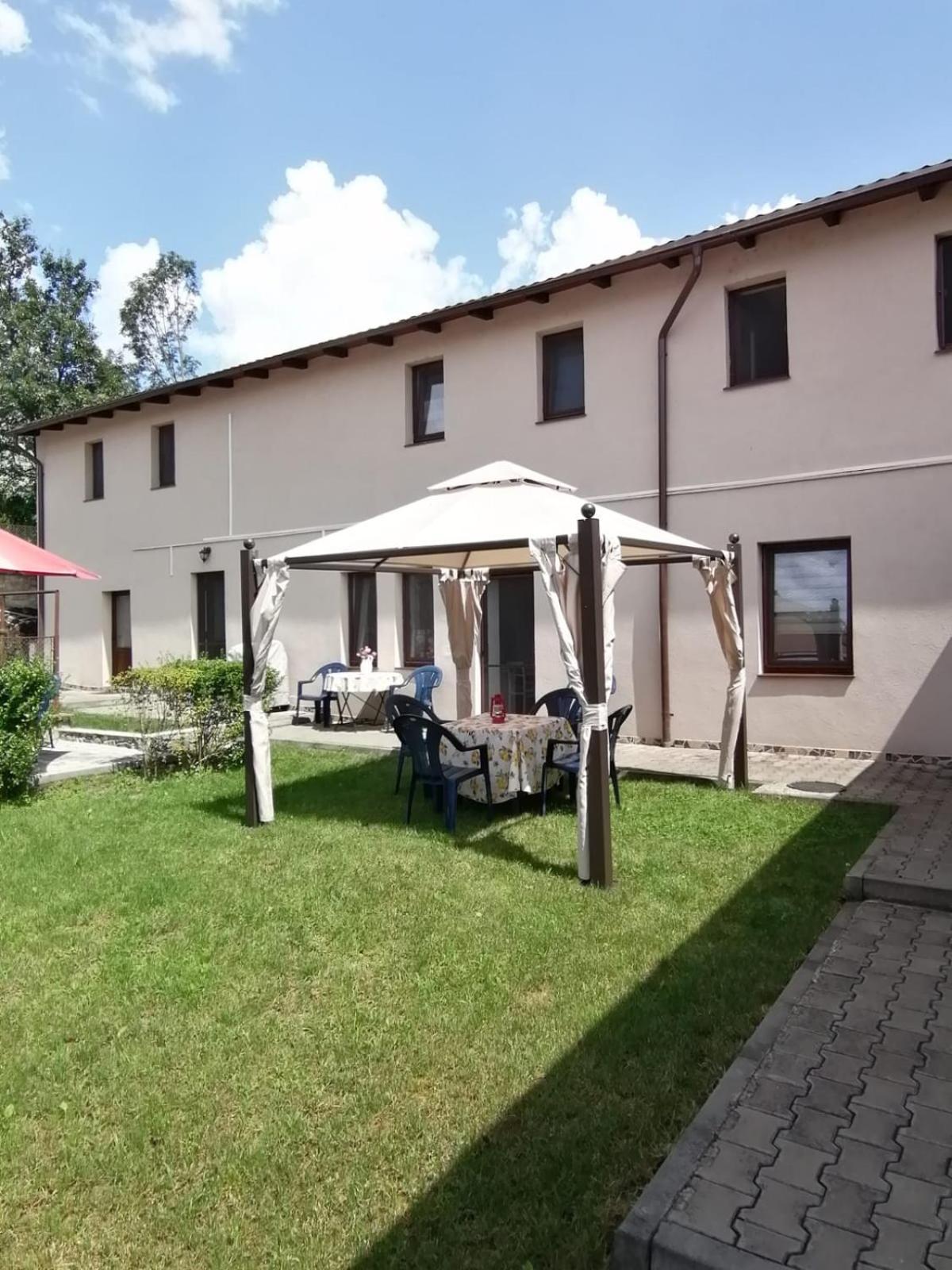 Casa Bunicii Ξενοδοχείο Sasca Montană Εξωτερικό φωτογραφία